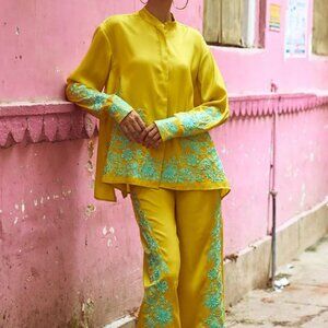 Embroidered Pant Set with Flowy Tunic Top M  NWOT